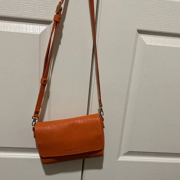 NWT Portland Leather Orange Crossbody Bag Metro - Large FREE Leather Tassel - Picture 12 of 12